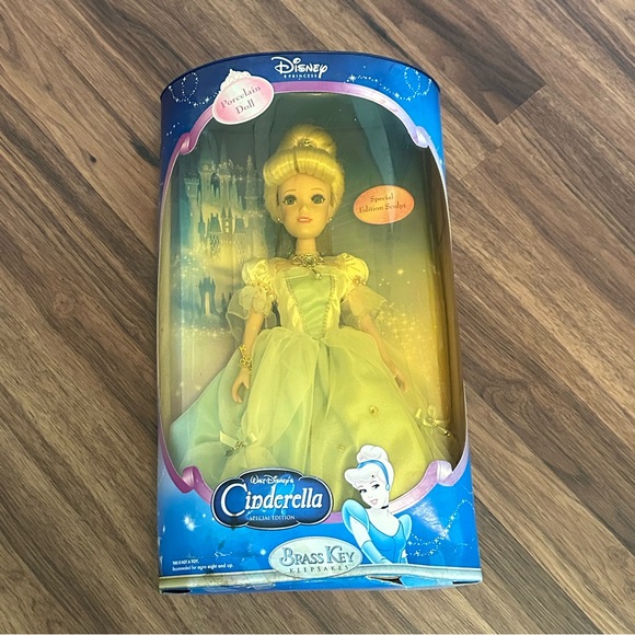 Disney Toys Vtg Disney Cinderella Special Edition Brass Key
